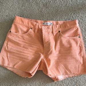 Carve designs coral shorts size 6